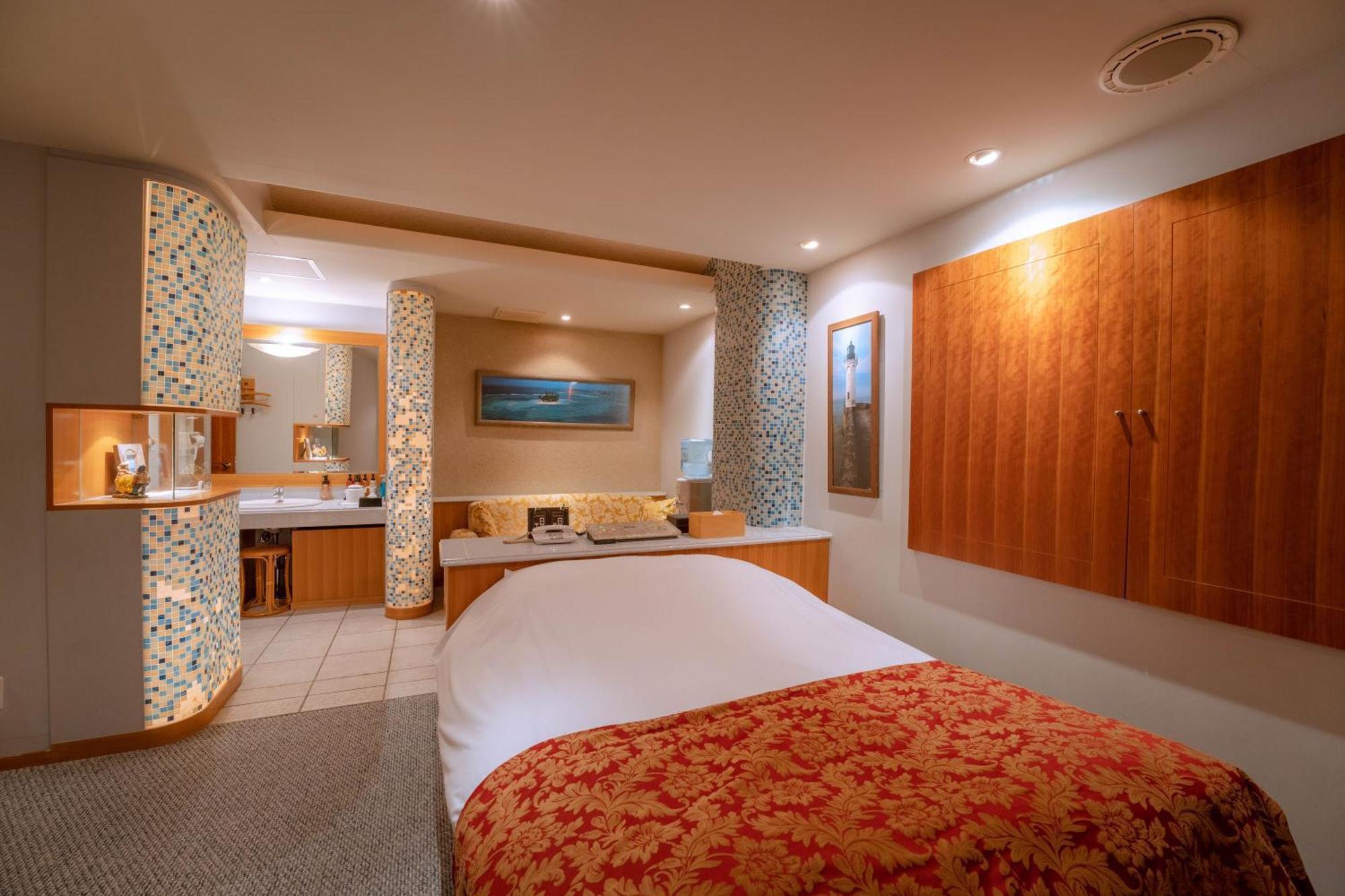 Eight Prince Hotel -Adult Only- Токорозава Экстерьер фото