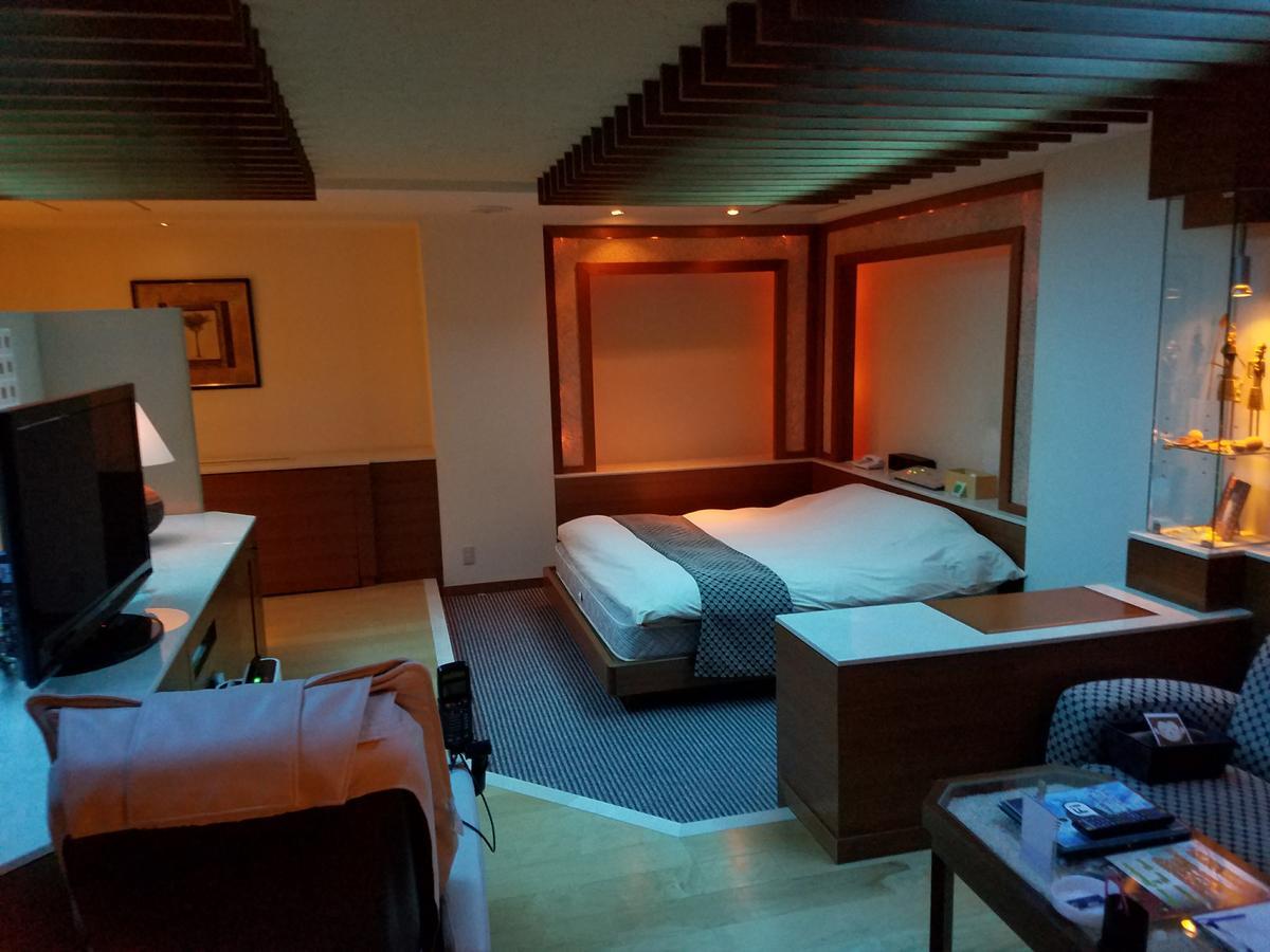 Eight Prince Hotel -Adult Only- Токорозава Экстерьер фото