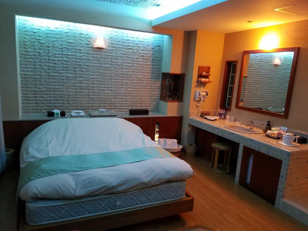 Eight Prince Hotel -Adult Only- Токорозава Экстерьер фото